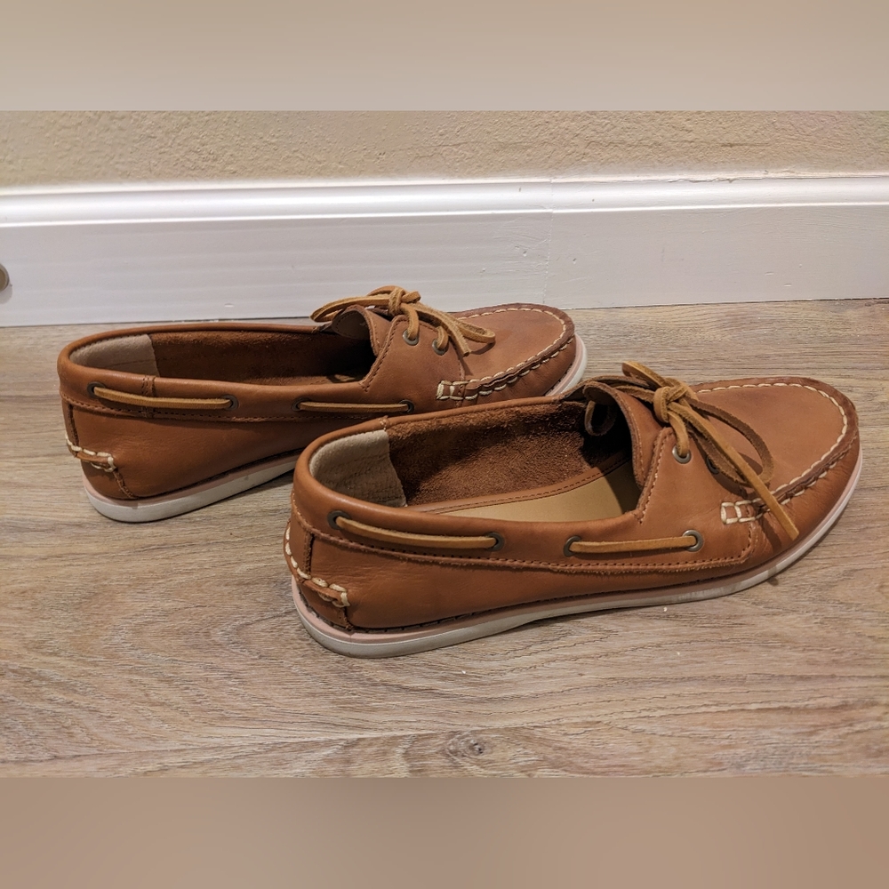 Bass & Co classic leather boat shoes